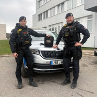 Policisté zachraňují životy díky AED už 10 let